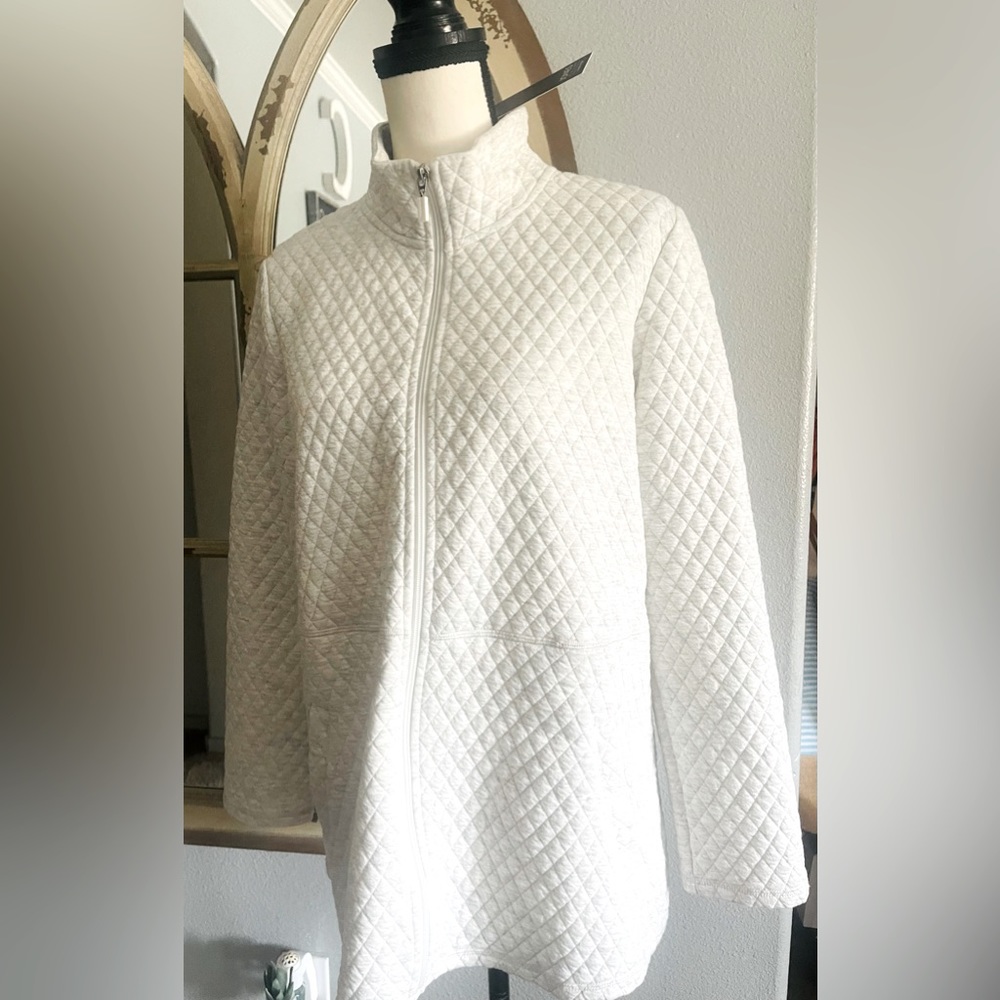 NWT Jones New York quilted full zip up sweater.